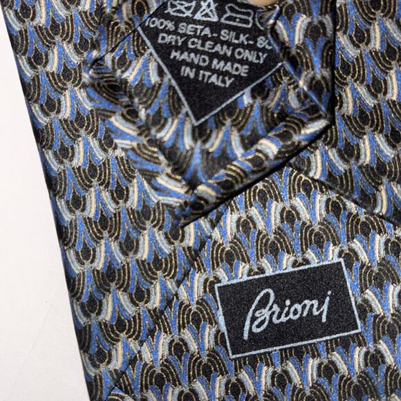 Brioni 100% silk Italian tie - Picture 2 of 4